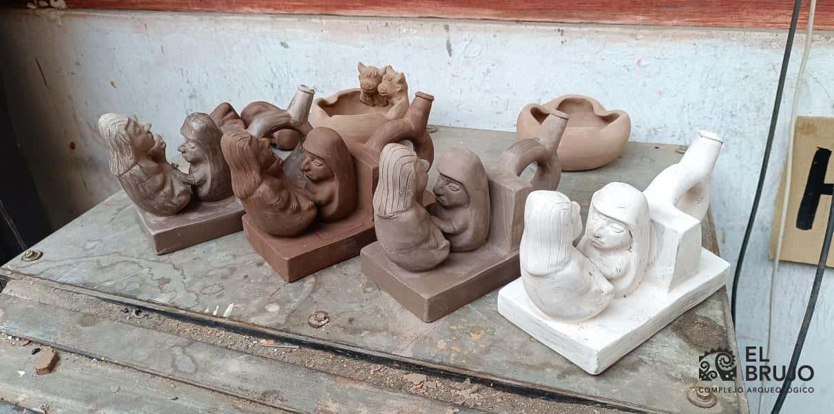 CAEB R&eacute;plica de la botella escult&oacute;rica